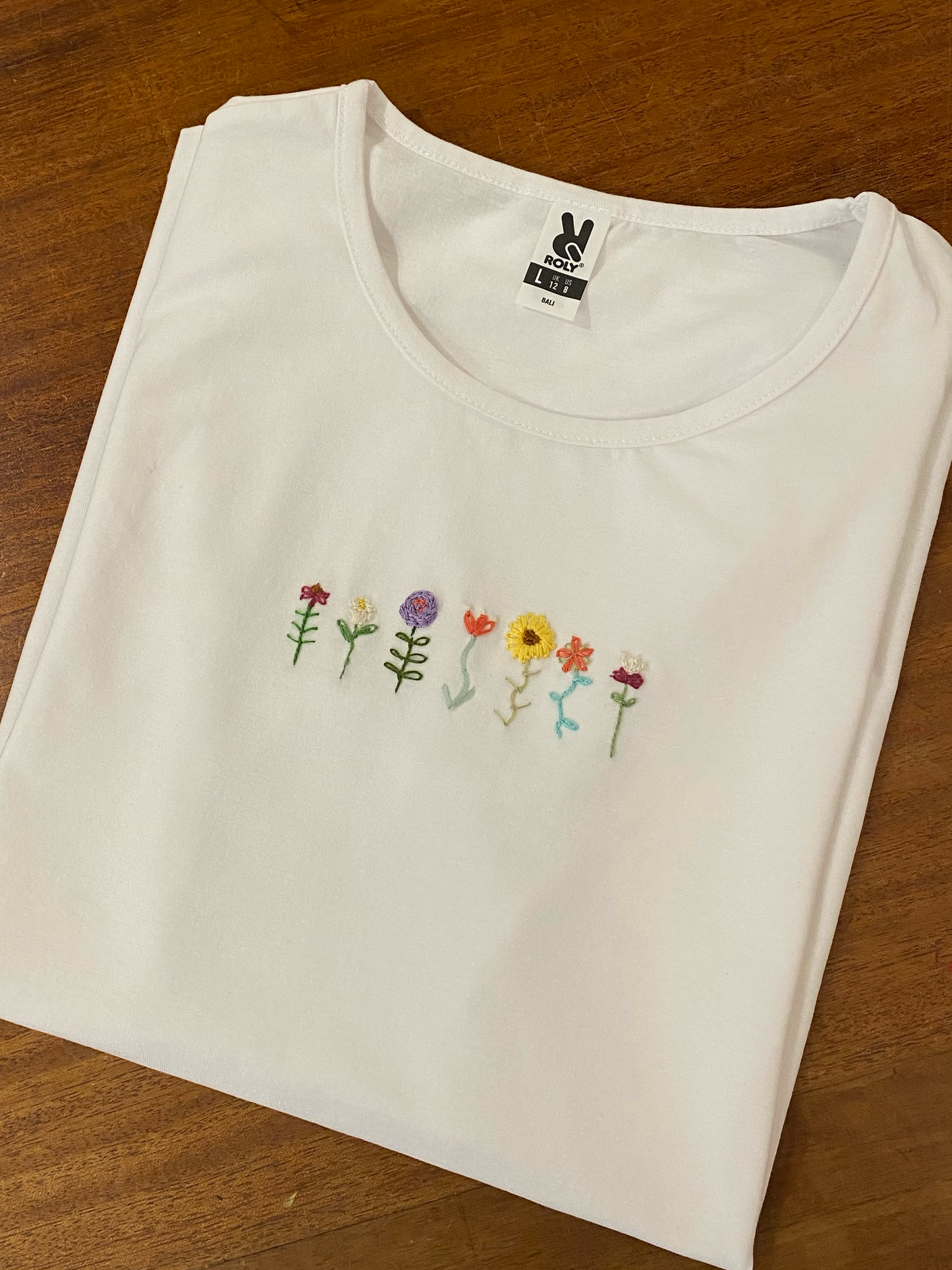 T-SHIRT RICAMATA FIORELLINI - MaresanaLab