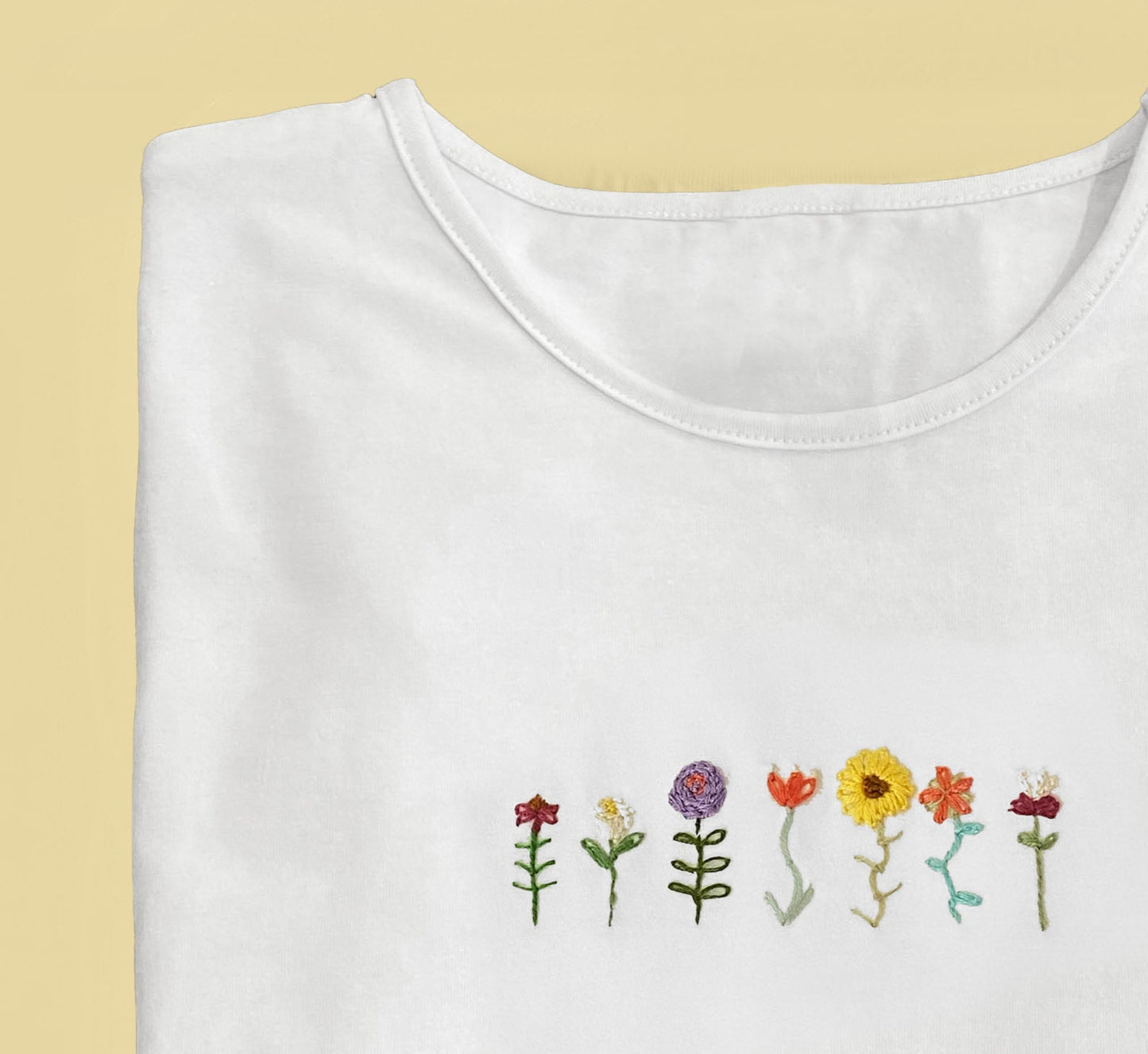 T-SHIRT RICAMATA FIORELLINI - MaresanaLab